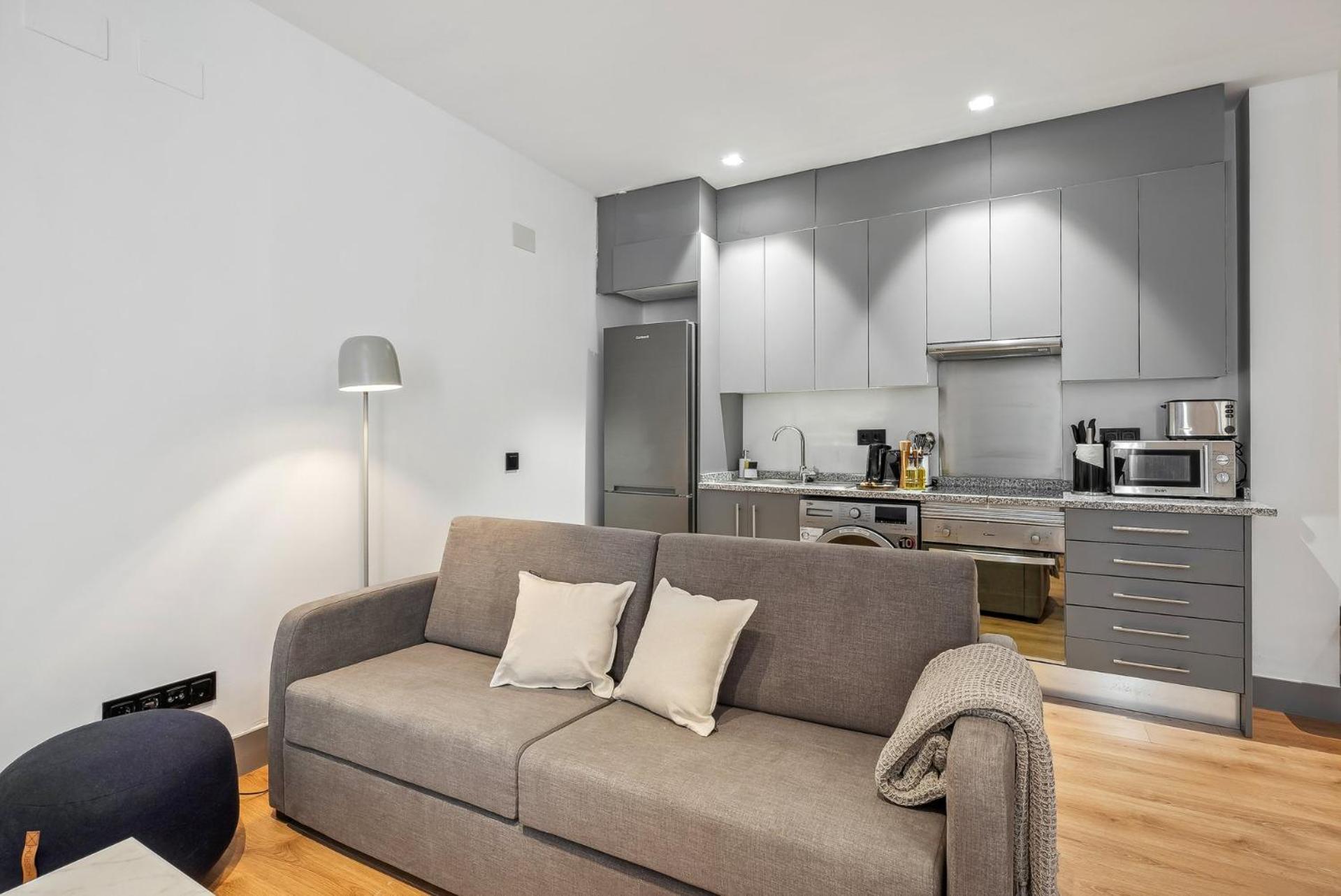 Limehome Madrid Calle De Santa Ana - Estancia Temporal Zewnętrze zdjęcie