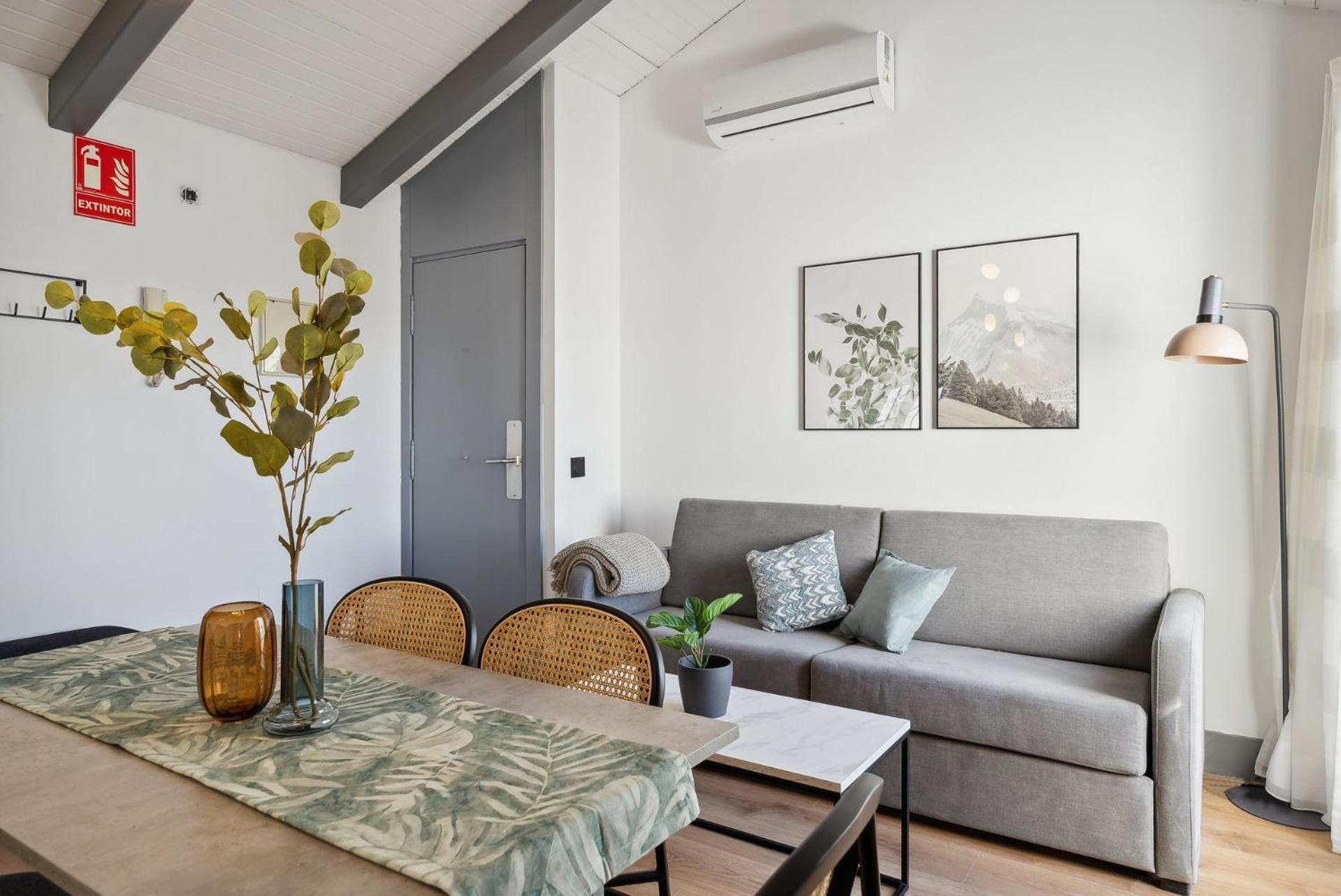 Limehome Madrid Calle De Santa Ana - Estancia Temporal Zewnętrze zdjęcie
